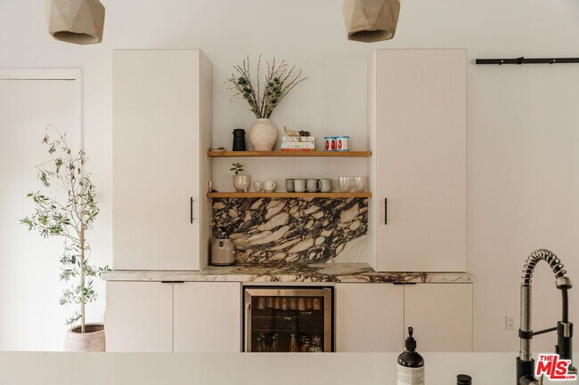 Building Photo - 4507 10th Ave