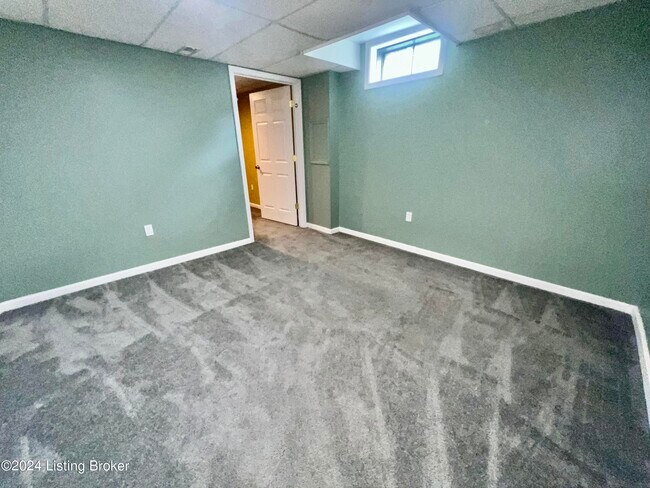 Building Photo - 9210 Eminence Ct