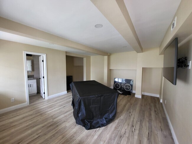 Building Photo - 3765 Elliott St