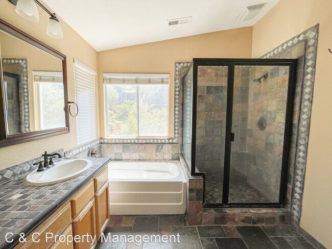 Building Photo - 3 br, 2.5 bath House - 18038 Stonehaven Drive