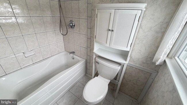 Building Photo - 4325 Majestic Ln