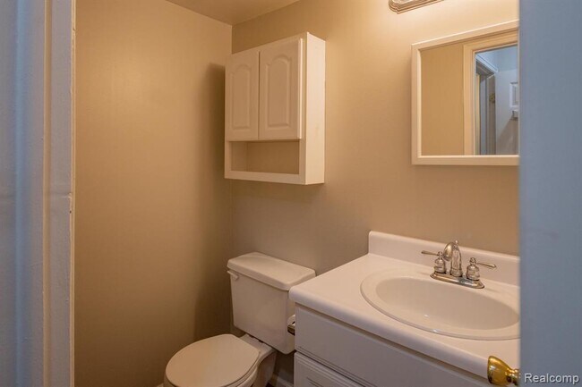 Building Photo - 35243 Turner Dr