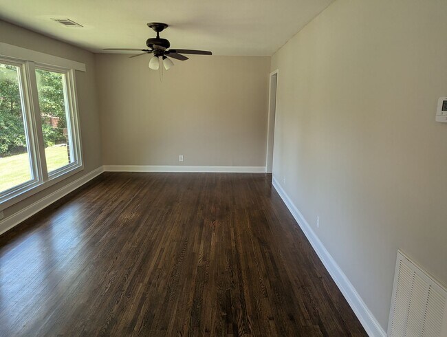 Building Photo - 109 Poplar Trl