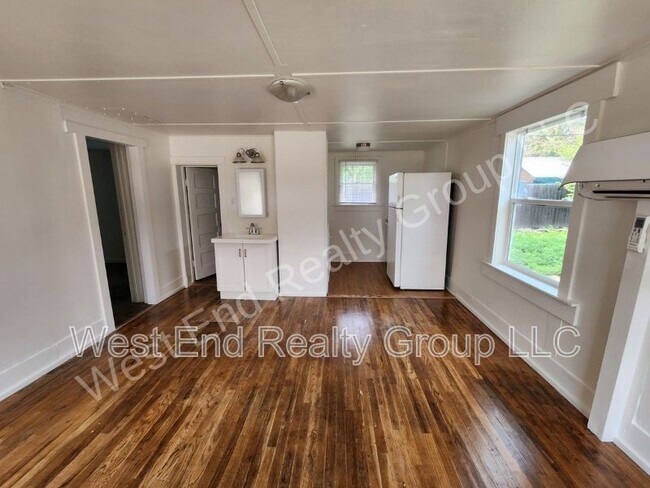 Building Photo - 765 N Colorado Ave