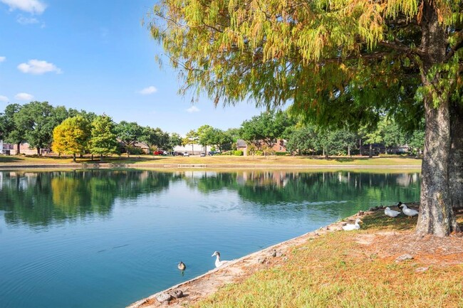 Building Photo - 16935 Valley Palms Dr