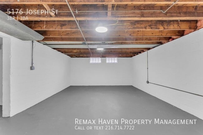 Building Photo - 5176 Joseph St