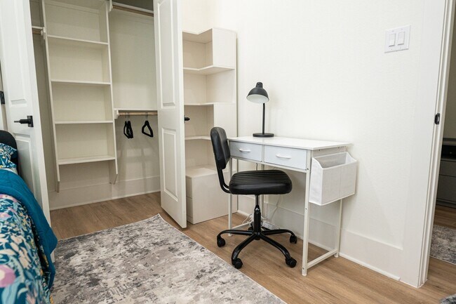 Building Photo - 3542 Amos St