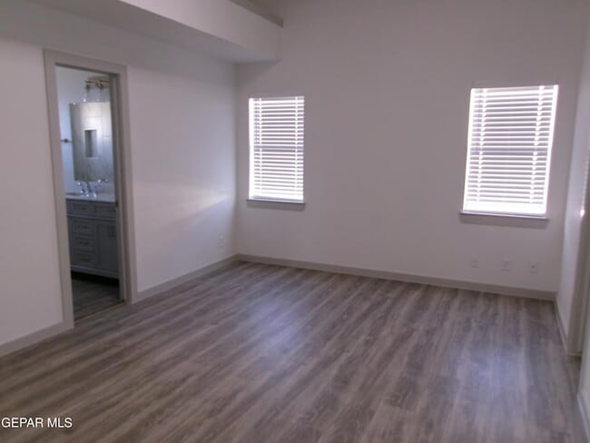 Building Photo - 7013 Echo Cliffs Dr