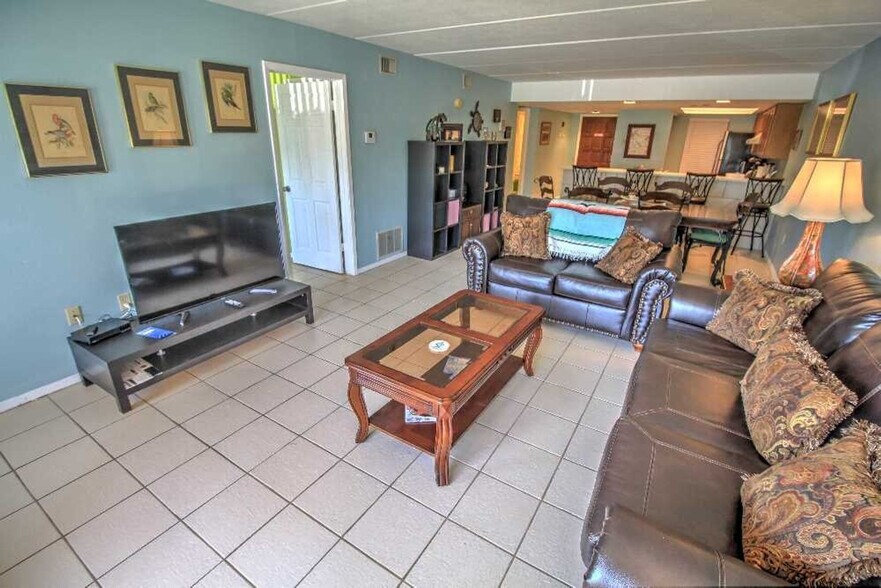 Building Photo - 2401 Gulf Blvd