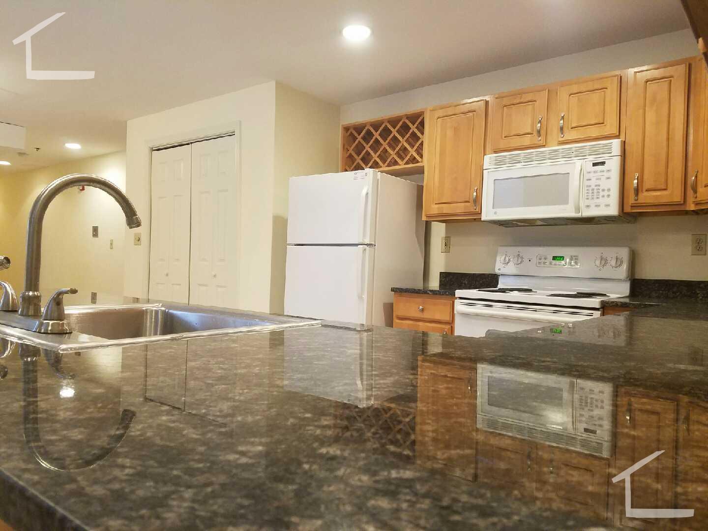 Building Photo - 117 Park Dr