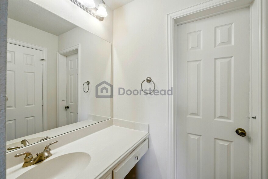 Building Photo - 1513 Van Winkle Dr