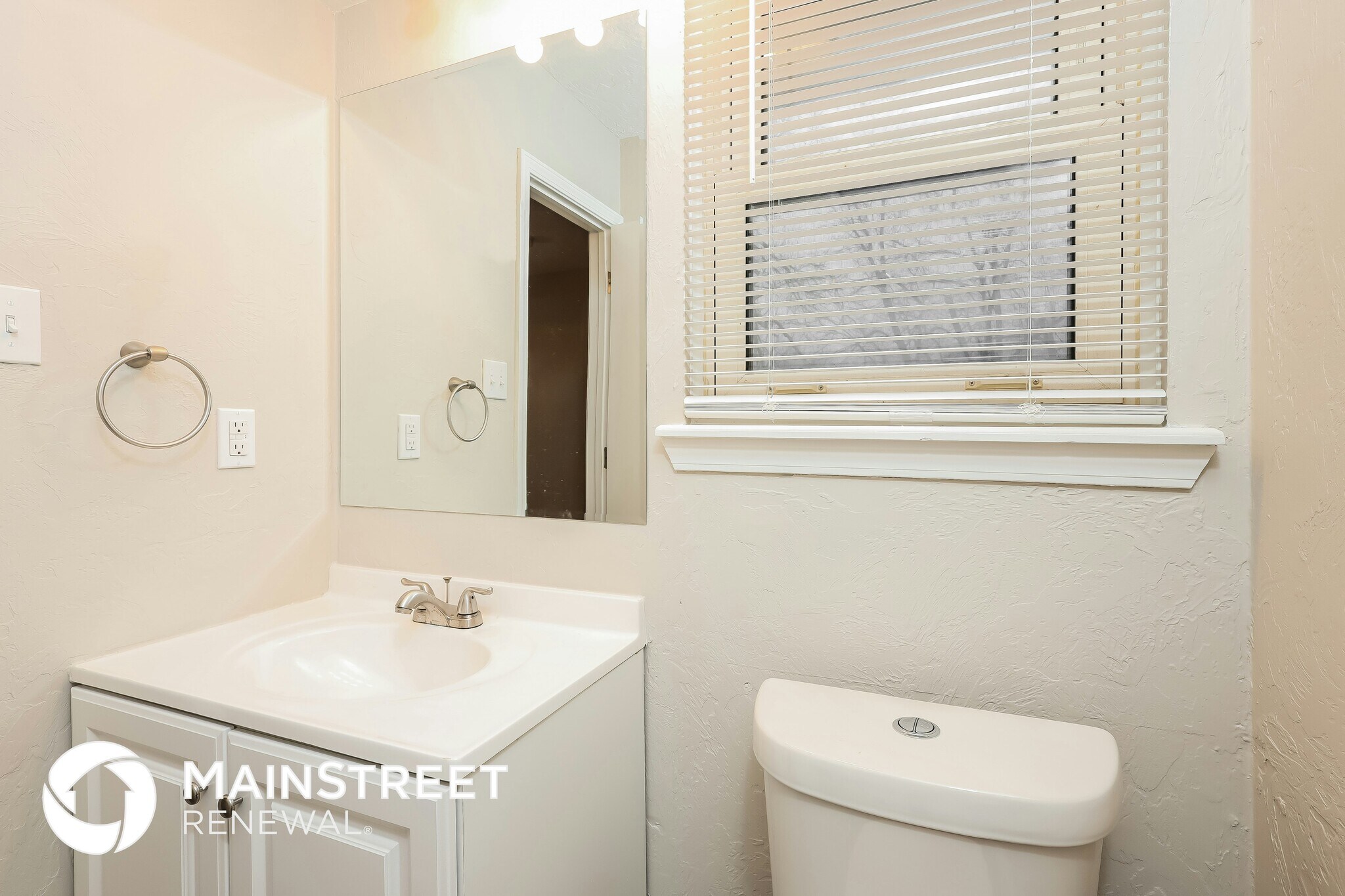 Building Photo - 2005 Fox Ave