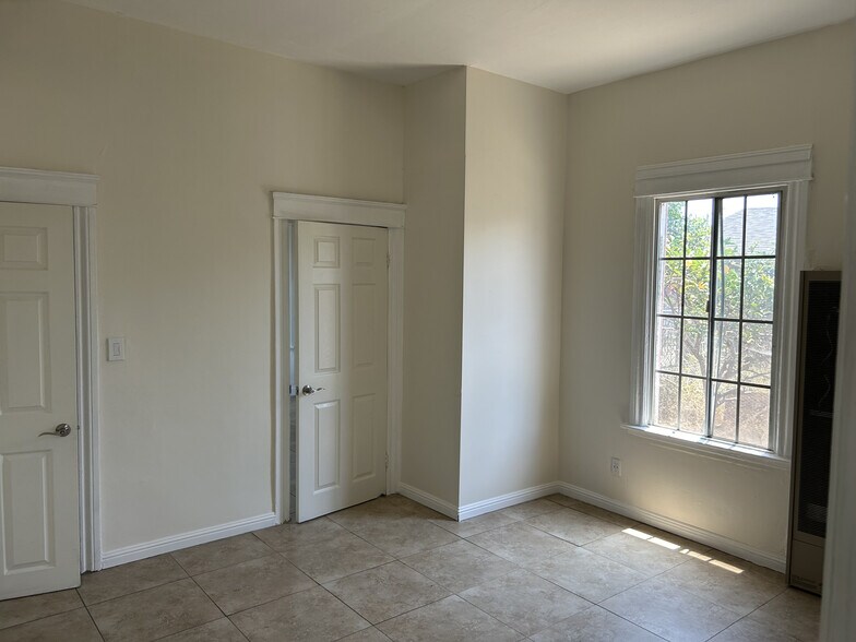 Building Photo - 4221 S Olive St