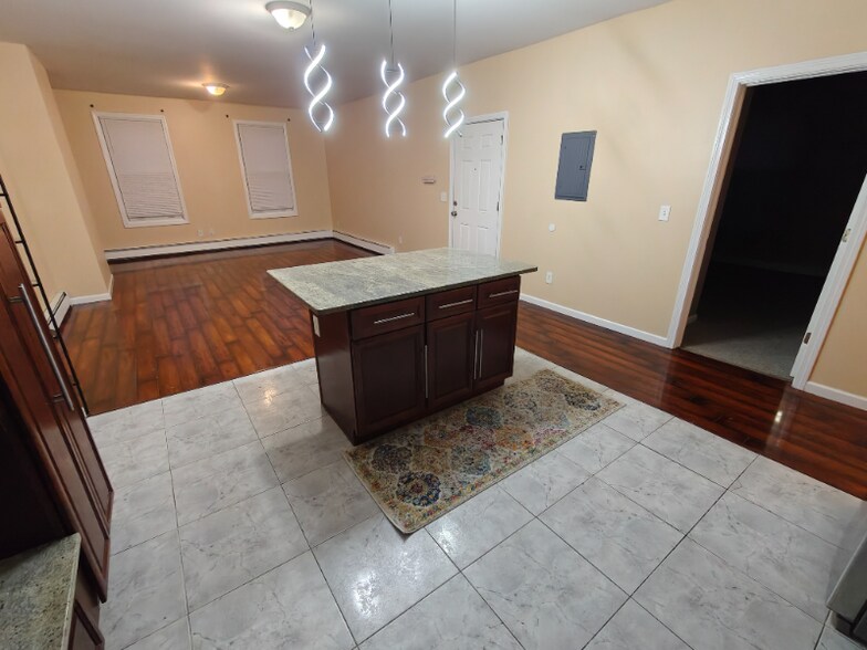 Building Photo - 39 Allen Pl