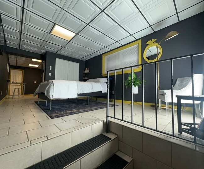 Building Photo - 17 S Carrollton Ave