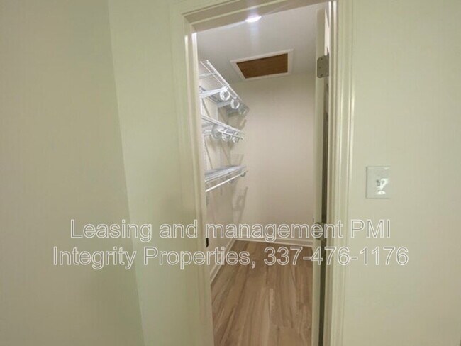 Building Photo - 105 Meaux Blvd