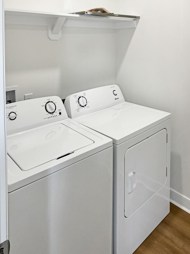 Building Photo - Adorable, Newly Remodeled Home in Henrico