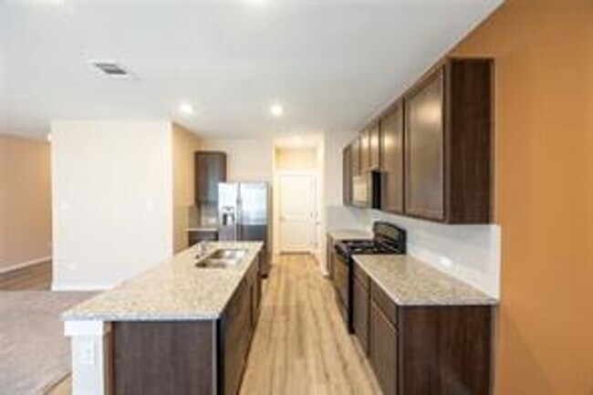 Building Photo - Spacious Condominium
