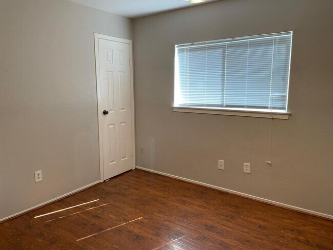 Building Photo - 16034 Eastcape Dr