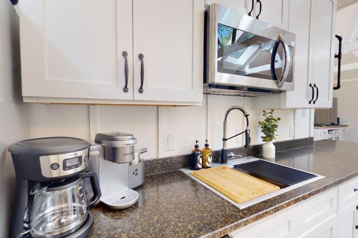 Building Photo - 2171 N Forest Pkwy