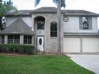 Building Photo - 2919 Great Lakes Ave