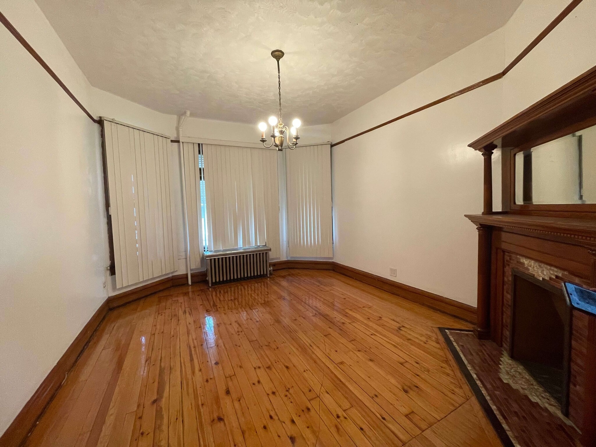 Building Photo - 7216 S Emerald Ave