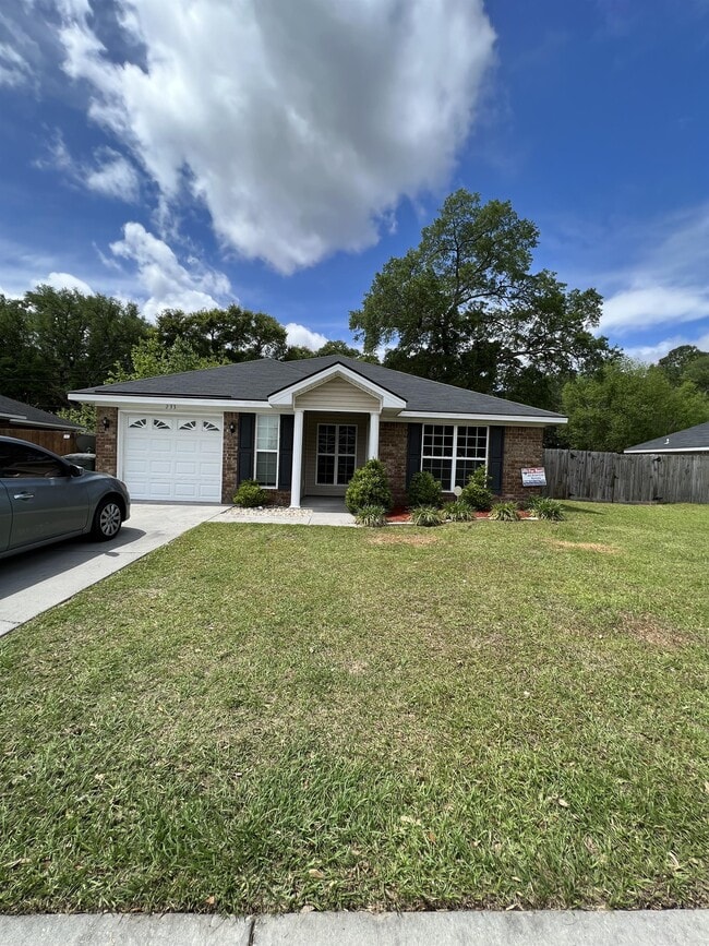 Building Photo - 233 Augusta Way
