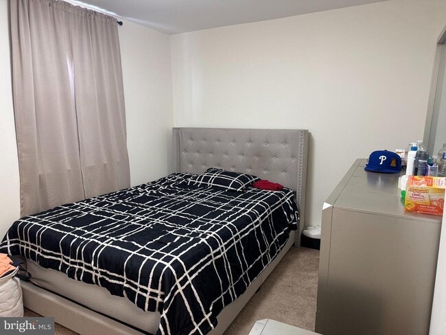 Building Photo - 6302 Hegerman St