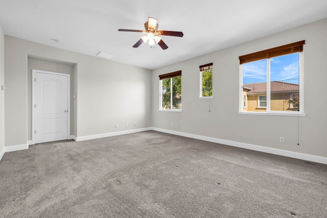 Building Photo - 9 Dulcibbella Pl