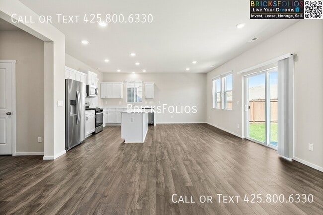 Building Photo - 1342 SW Pendleton Way