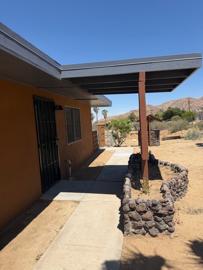 Building Photo - AVAILABLE NOW $500 off First Month Rent