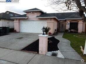 Building Photo - 1205 Cribari Dr