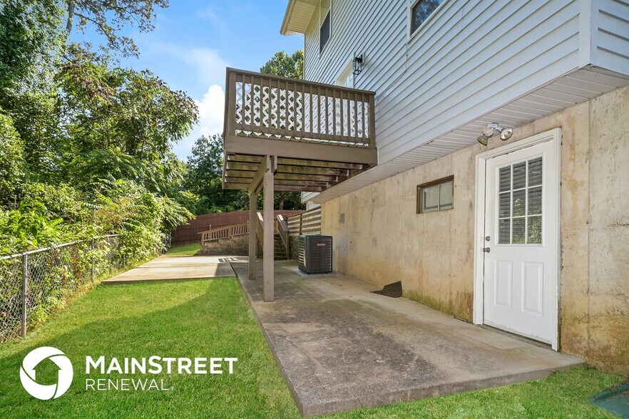 Building Photo - 5501 White Oak Ln