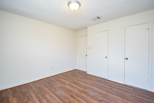 Building Photo - 11366 Oakcenter Dr