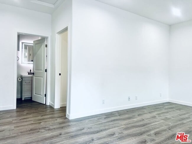 Building Photo - 247 S Catalina Ave