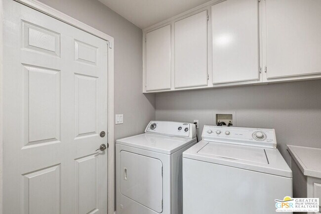 Building Photo - 50280 Spyglass Hill Dr