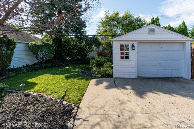 Building Photo - 1899 Hunt Club Dr