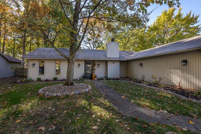 Building Photo - Gorgeous home for rent in very desirable M...