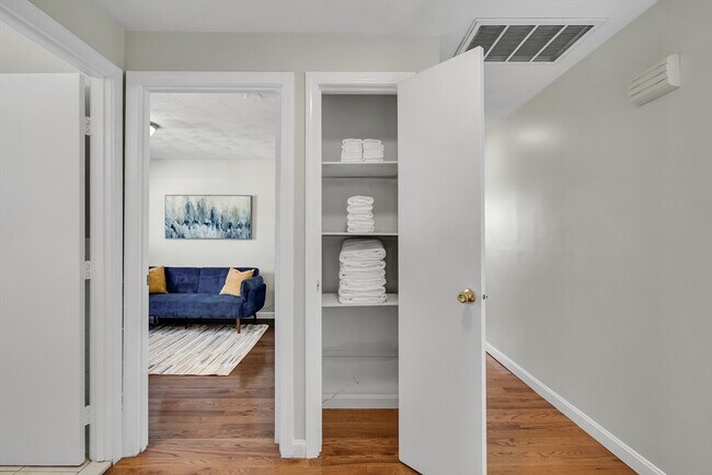 Building Photo - 74-76-76 Dunboy St