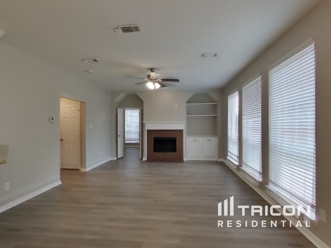Building Photo - 8128 Mt Shasta Cir