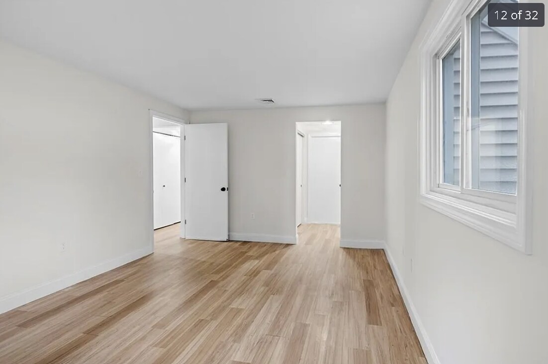 Building Photo - 15 Bower Rd