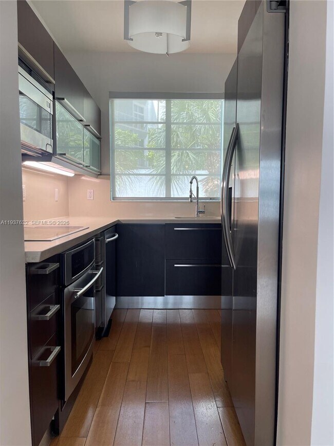 Building Photo - 2021 Meridian Ave