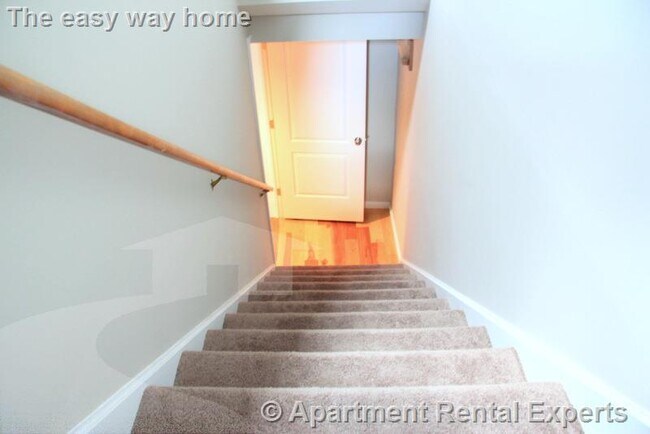 Building Photo - 17 Bow St