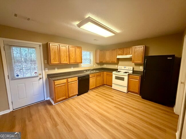 Building Photo - 808 Hillandale Ln