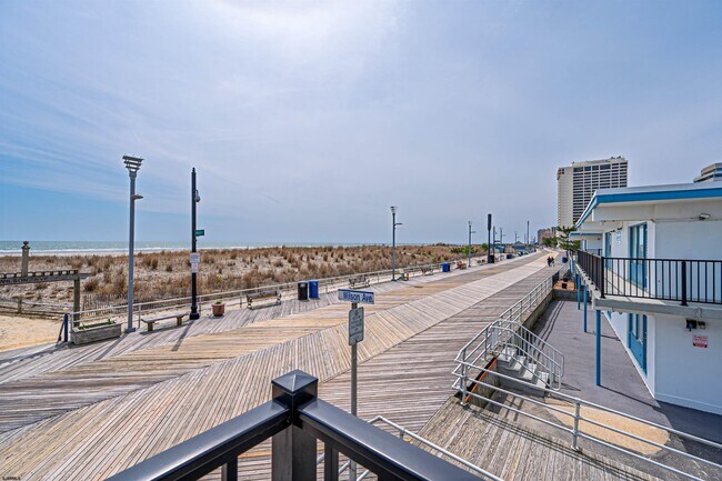 Building Photo - 3501 Boardwalk