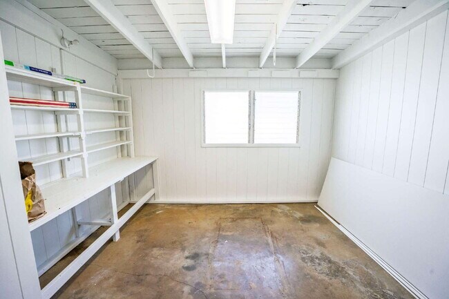 Building Photo - Welcome Home to Waimanalo!