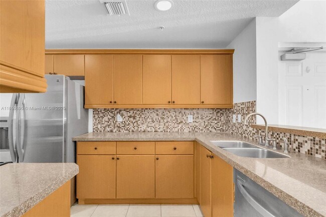 Building Photo - 6670 NW 114th Ave