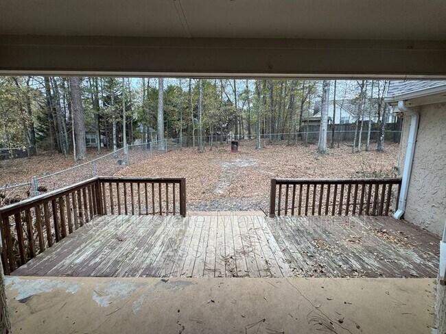 Building Photo - 129 Wagon Wheel Cir