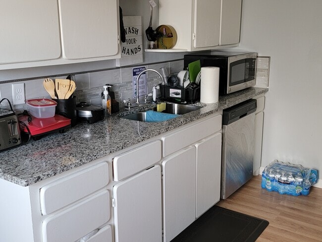 Building Photo - 5814 46th Ave S