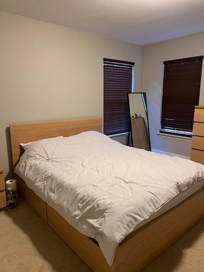 Building Photo - Single Family House